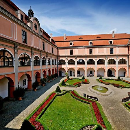 Zamecky Penzion Valasske Mezirici Exterior photo